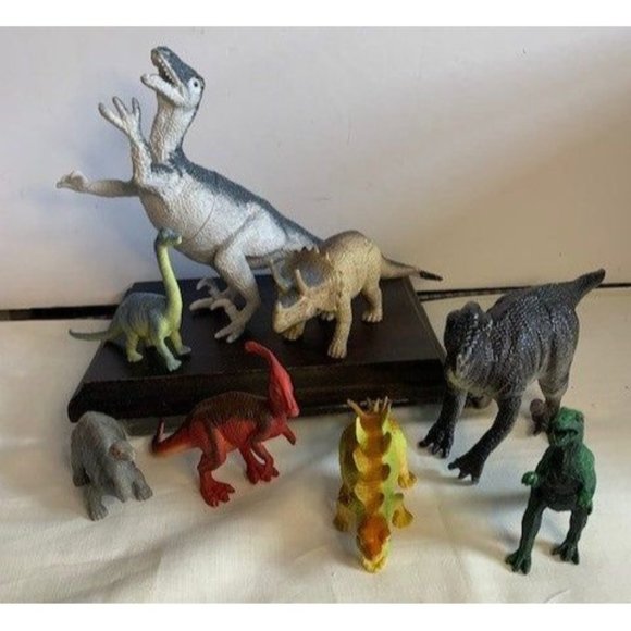 Dinosaur Figurines PVC Toy set of 8 - Picture 1 of 4